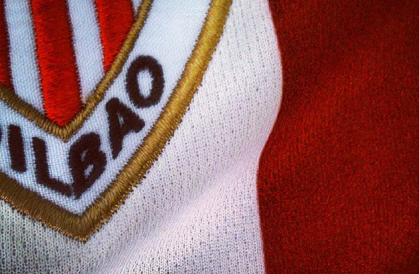 Athletic gorri ta zuria… – Instagram