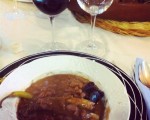 Otra alubiada más!!! Ummm! #Galdames #Enkarterri #Encartaciones #familia #babarrunak #alubiada #sacramentos #ardobeltza #vino #asador #ElPuente – Instagram