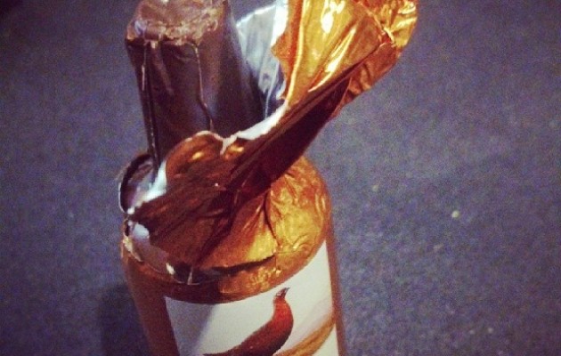 La dulce revolución! Botellitas de chocolate con licor #chocolate #licor #botellas #dulces #bombones – Instagram
