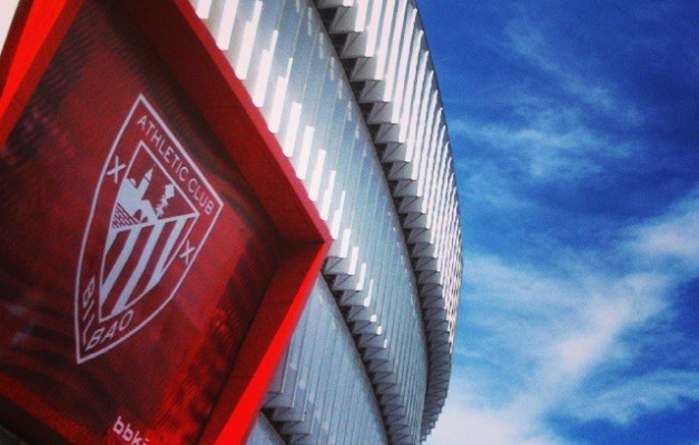 #SanMamesBarria #AthleticClub #Athletic #BetiZurekin #Athletik #AthleticdeBilbao #zurigorri #rojiblanco #LaCatedral #Katedrala #arkitektura #arquitectura #architecture #eraikina #zerua #cielo #sky #armarria #escudo #Bilbao #Bilbo #Bizkaia #gorritazuria – Instagram