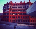 Koloreak esnatuz doaz… #edificioAHV #arquitectura #arkitektura #AHV #LabeGaraiak #architecture #rojizos #red #gorriak #oficinasAHV #zerua #cielo #sky #Barakaldo #DesertuBerria #amanecer #egunsentia #soledad #bakardadea – Instagram