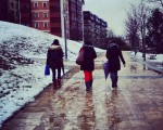 Paseo helado #trío #hirukote #oinez #paseando #elurra #negua #hotza #izotza #nieve #frío #invierno #bidea #camino #hielo #blanca #zuria #Barakaldonevado #Barakaldoelurtuta #Barakaldo #elurramaramara – Instagram