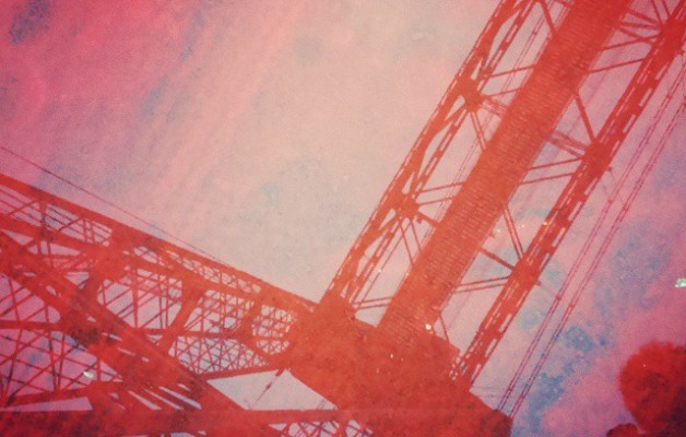 #Errefleju #gorria #Bizkaiazubia #puente #zubia #puenteBizkaia #Puentedeportugalete #LasArenas #Getxo #Portugalete #reflejos #rojo #charco #agua #ura #putzu #sombra #itzala – Instagram