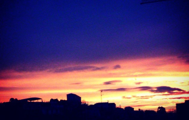 Egun on #Barakaldo #amanecer #egunsentia #zerua #cielo #eguzkia #sol #nubes #hodeiak – Instagram