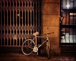 Las bicicletas no solo son para el verano #bizikleta #txirringa #bicicleta #portal #ataria #gaua #noche #luz #argia – Instagram