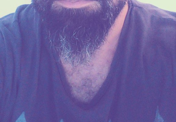 #hirukiak #triangulos #barba #bizarra – Instagram