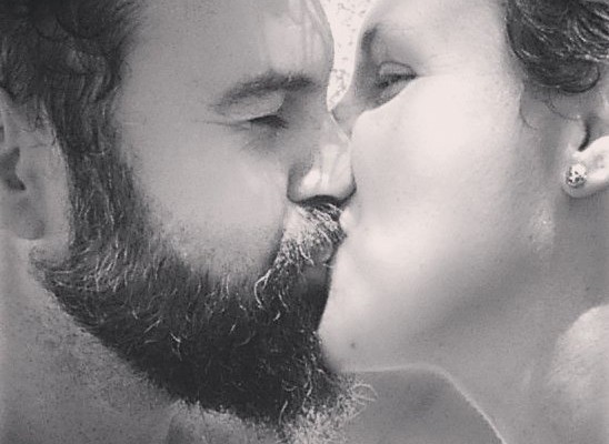 Amodioak kolore gutxi eta ñabardura asko #maitasuna #zuribeltz – Instagram