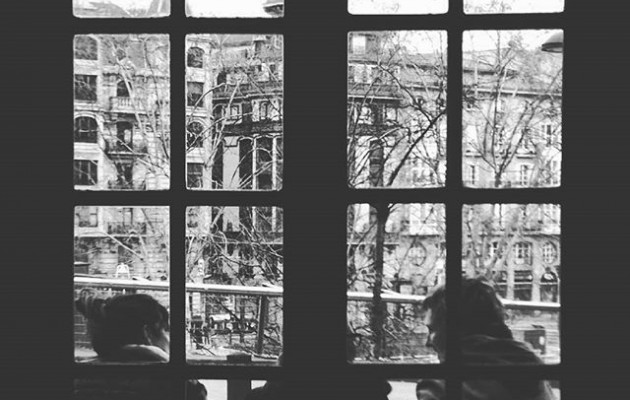 #café con vistas y buena #compañia #BarNervión #Bilbo #igersbizkaia #igerseuskadi #igerseuskalherria #ventanal #sombras #itzalak #Bilbao #blancoynegro #zuribeltz #momentos #placeresdominicales – Instagram