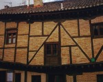 #Casas que cobran #vida #cara #sonrisa #casasconencanto #Saldaña #Palencia – Instagram