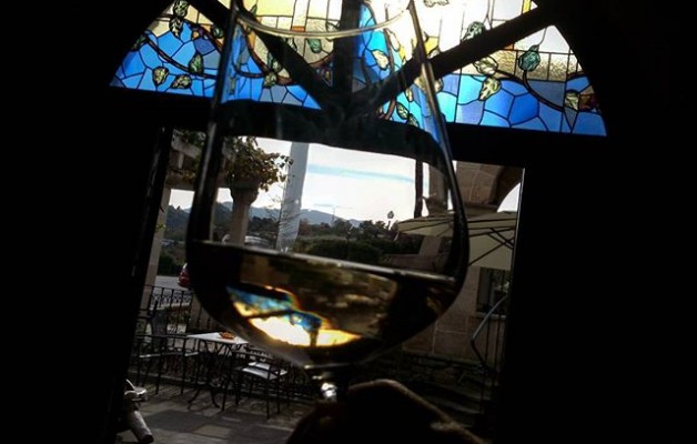 #Luz de #otoño#vidriera #lucesysombras #sol #vino #txakoli #brindis #atkeri #palaciotorredearriaga@igerseuskadi @instagram – Instagram
