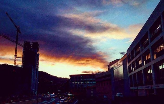 #Atardecer #torre #Bolueta #peñascal #Bilbao @igersbilbao @y igerseuskadi #cielo #reflejos #arquitectura #edificio – Instagram