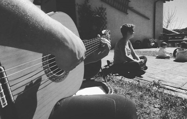 #Guitarreo #campestre #musika #gitarra #koadrilla #kuadri #blancoynegro #zuribeltz – Instagram