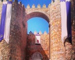 Abre la #muralla! #toc-toc! Quién es?#FeriaMedieval #ávila #puerta – Instagram