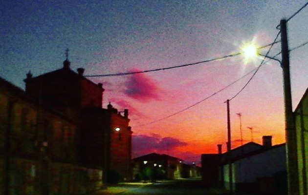 #anochecer #Mamblas #ávila #Castilla #pueblo #lugaresmágicos – Instagram