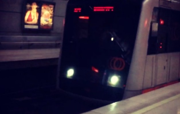 #itxoiten #denborakezduetenik #metro @igerseuskadi @igersbilbao @metro_bilbao #anden #parareltiempo – Instagram