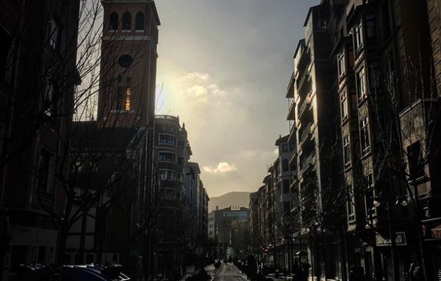 #atardecer en #barakaldo #forupasealekua #kalea #street #muchomasquefotosbilbao @iberdrola @igerseuskadi @igersbilbao @igerrak @ – Instagram